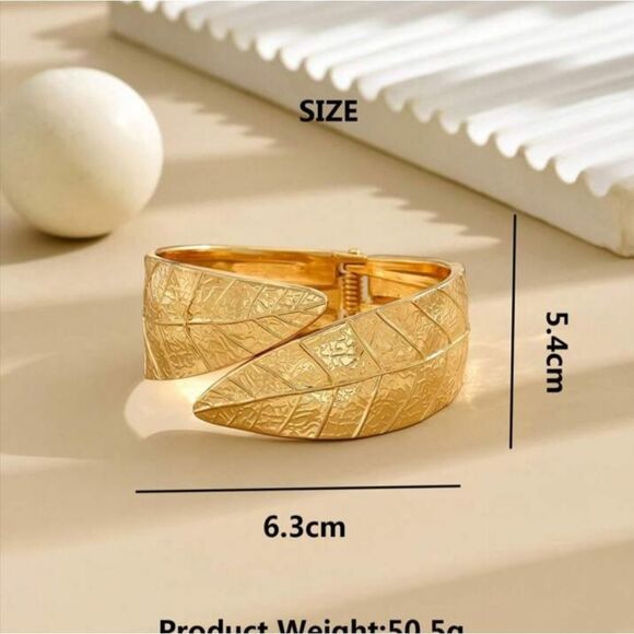 Gold-colored Tree Leaf Patterned Open Bangle NWOT 2 1/2 - Picture 4 of 6